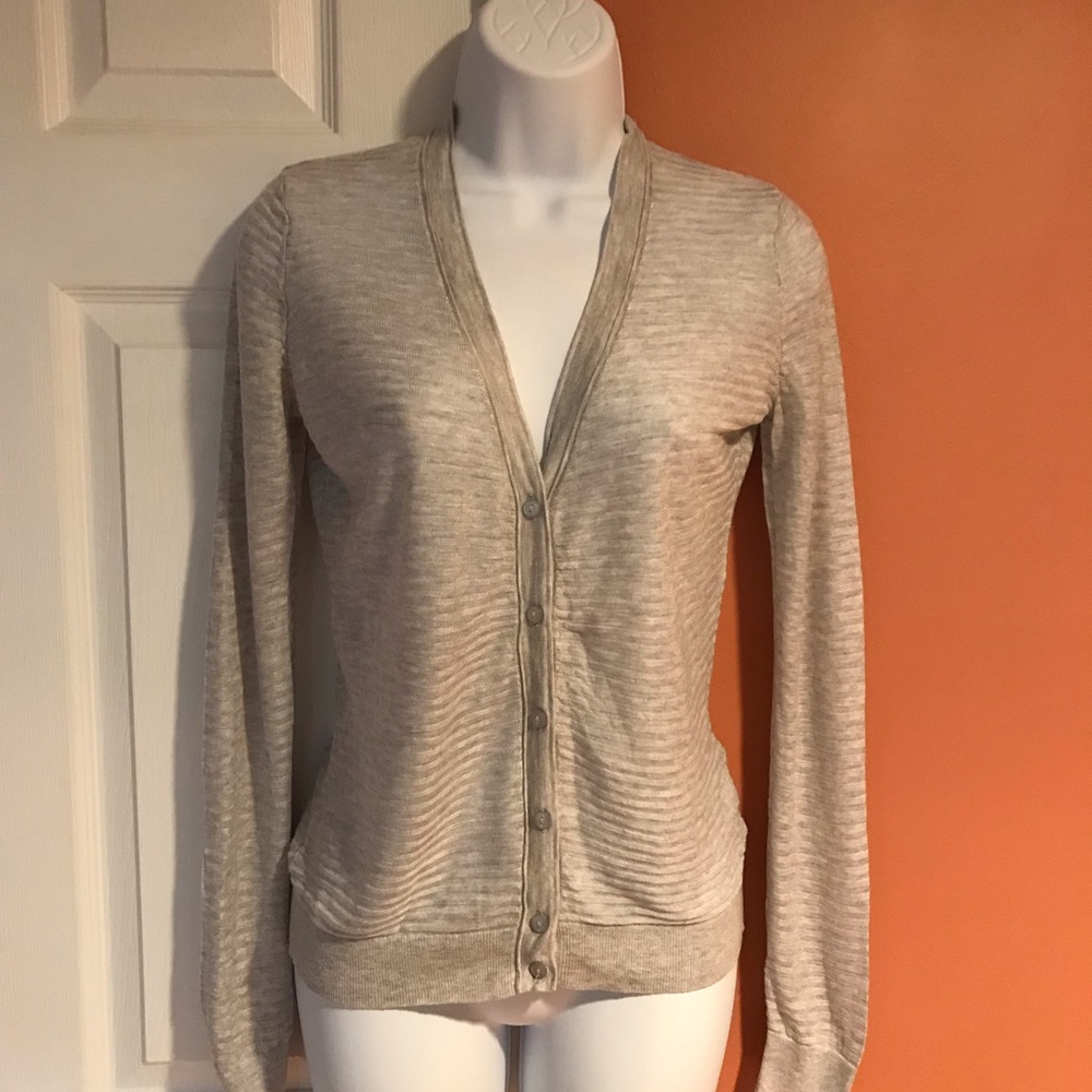 🍏H&M Women’s Silky Thin Knit Cardigan, size S